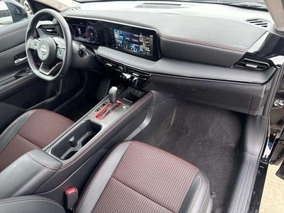2025 Nissan Kicks SR FWD