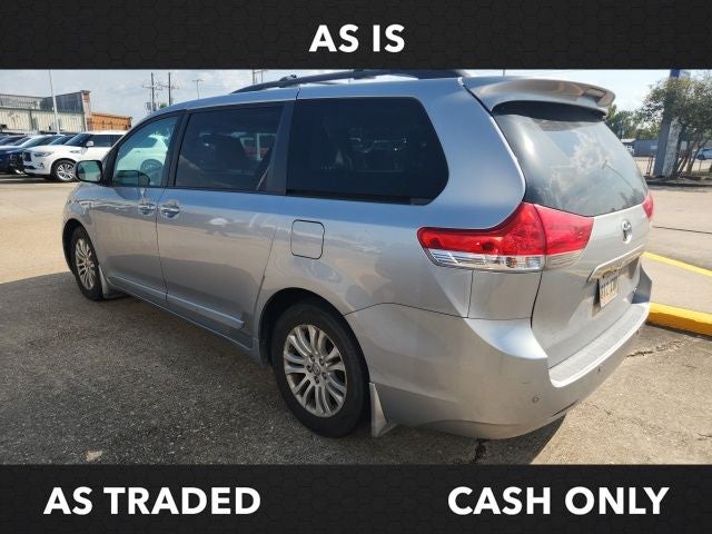 2013 Toyota Sienna XLE 8 Passenger