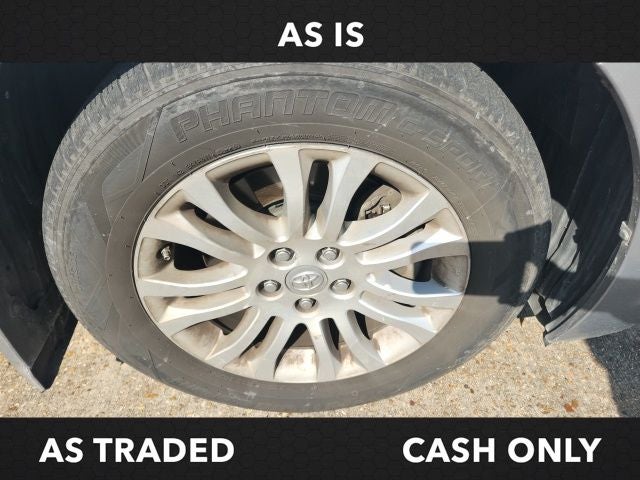 2013 Toyota Sienna XLE 8 Passenger