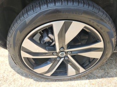 2023 Volvo XC40 B4 Plus Dark Theme