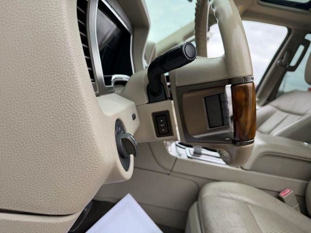 2012 Lincoln Navigator Base