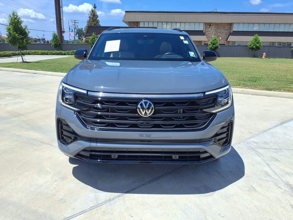 2025 Volkswagen Atlas Cross Sport 2.0T SEL R-Line Black