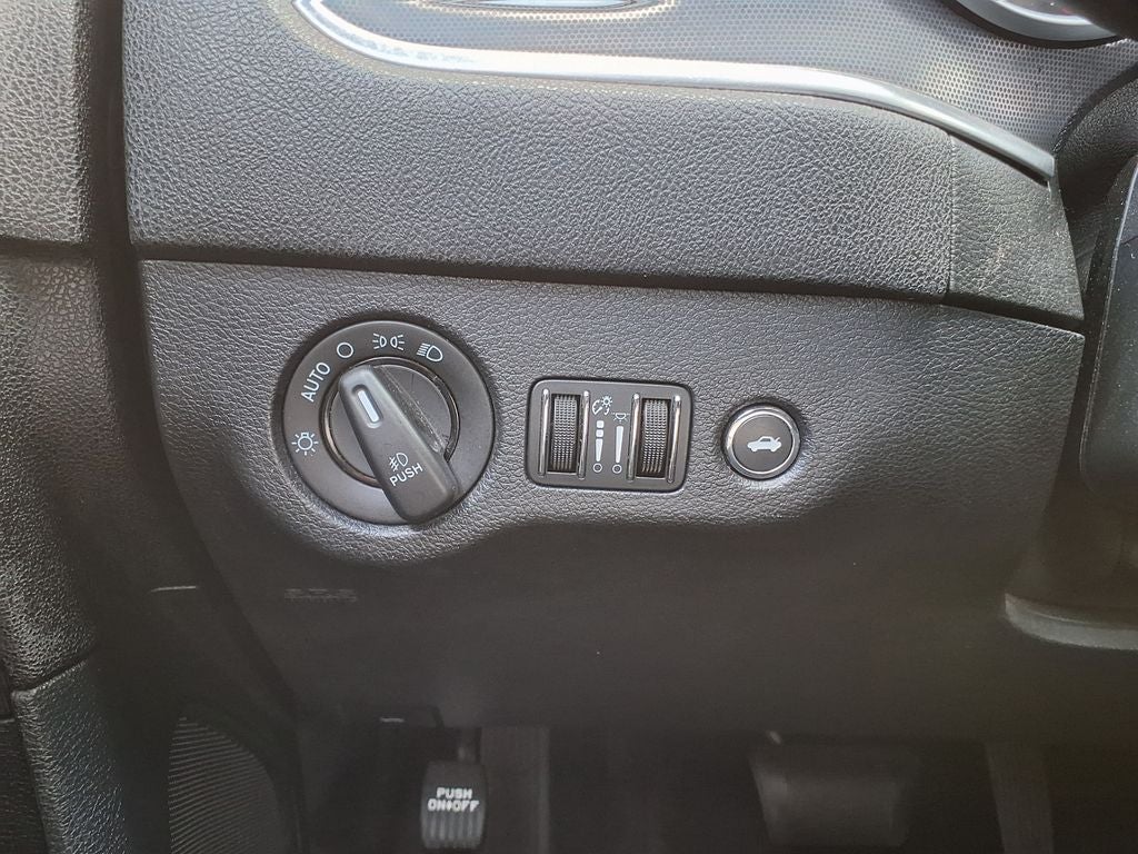 2015 Dodge Charger SXT