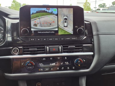 2023 Nissan Pathfinder SL
