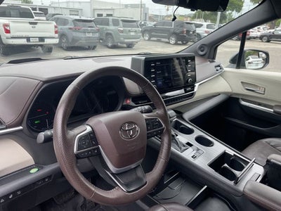 2021 Toyota Sienna Platinum 7 Passenger