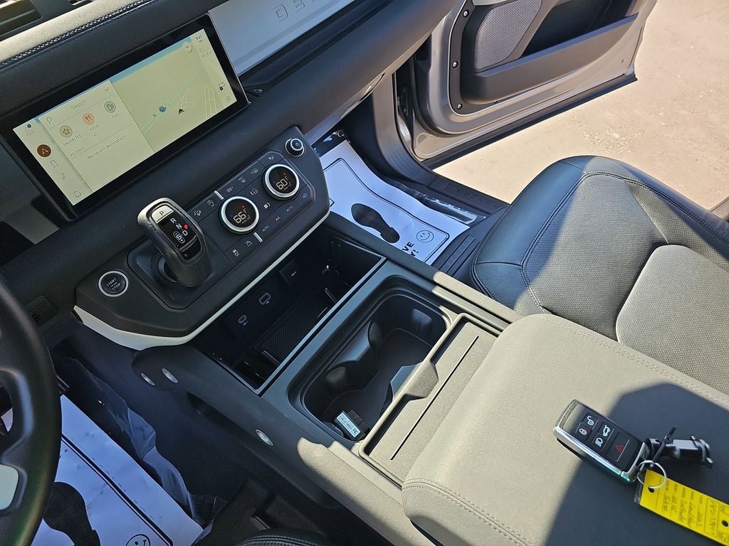 2023 Land Rover Defender 110 SE