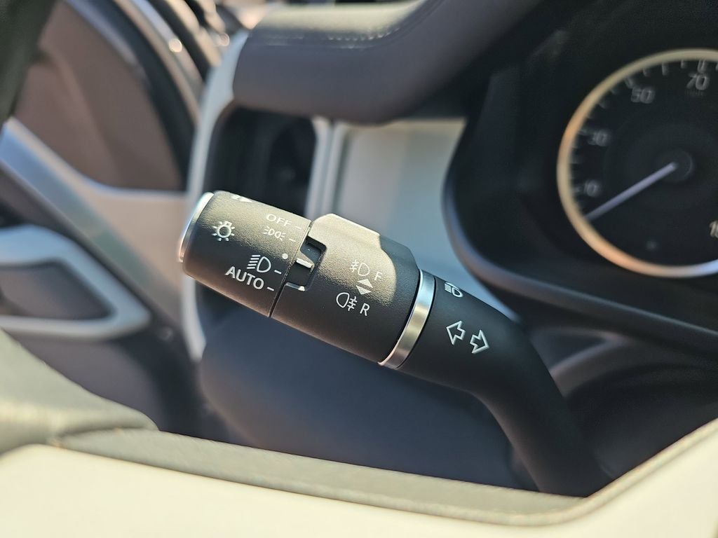 2023 Land Rover Defender 110 SE
