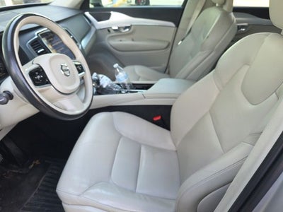 2018 Volvo XC90 T6 Momentum