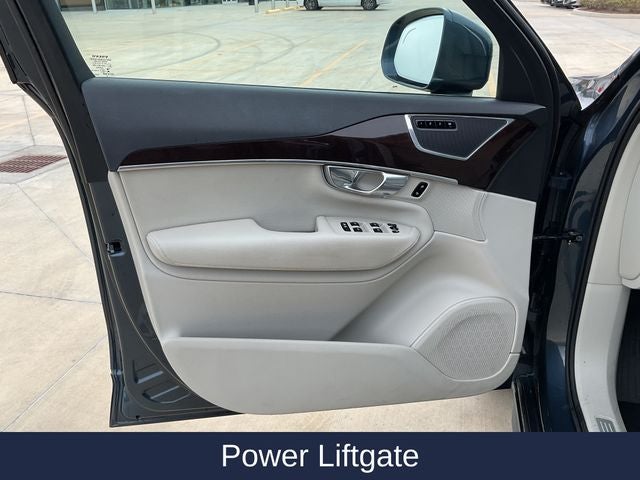 2018 Volvo XC90 T6 Momentum