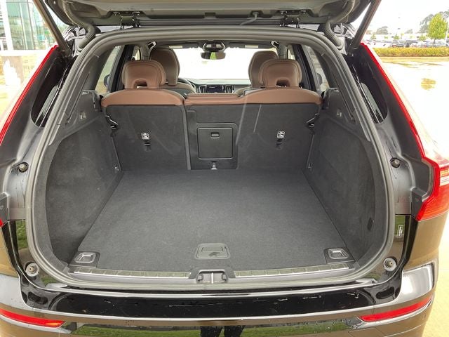 2023 Volvo XC60 B5 Plus Bright Theme