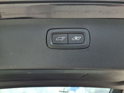 2024 Volvo XC90 B5 Plus