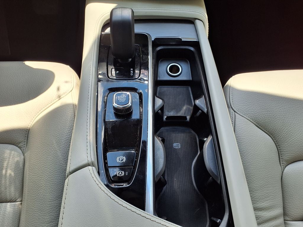 2023 Volvo XC90 B5 Core