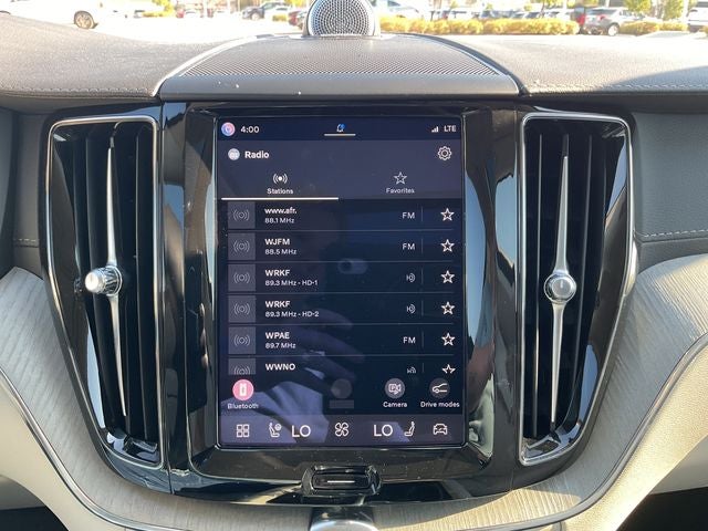 2023 Volvo XC60 B5 Ultimate Bright Theme