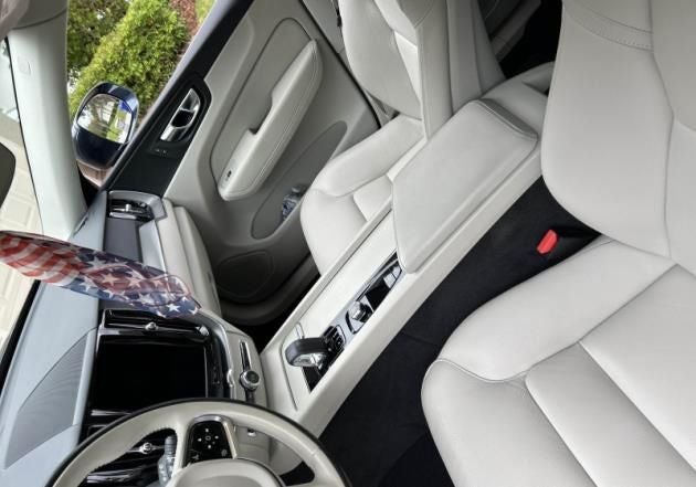 2023 Volvo XC60 B5 Core
