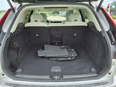 2022 Volvo XC60 B5 Inscription