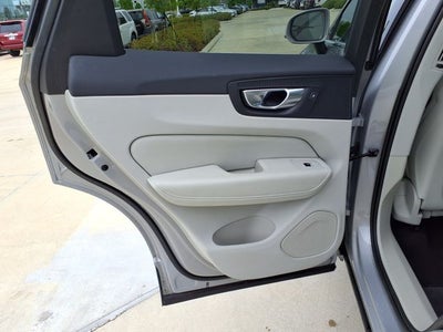 2022 Volvo XC60 B5 Inscription