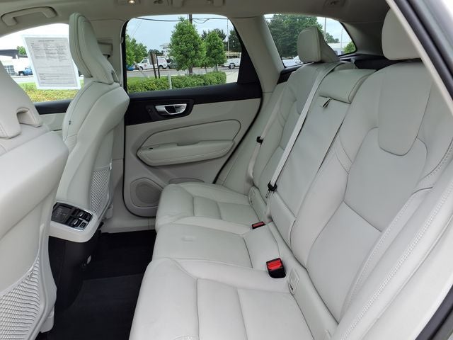 2022 Volvo XC60 B5 Inscription
