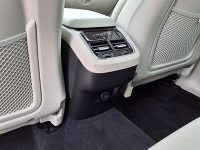 2022 Volvo XC60 B5 Inscription