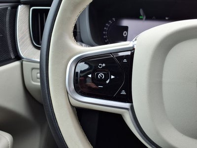 2022 Volvo XC60 B5 Inscription