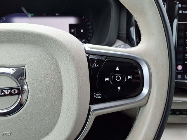 2022 Volvo XC60 B5 Inscription