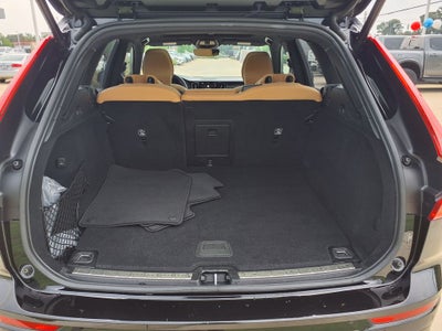 2024 Volvo XC60 B5 Ultimate Dark Theme