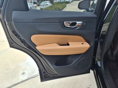 2024 Volvo XC60 B5 Ultimate Dark Theme