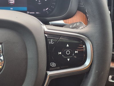 2024 Volvo XC60 B5 Ultimate Dark Theme