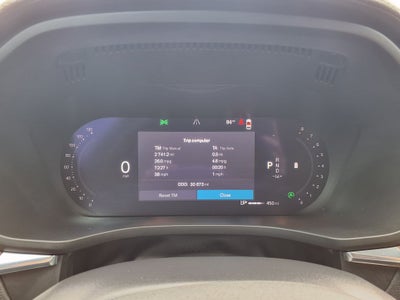 2024 Volvo XC60 B5 Ultimate Dark Theme