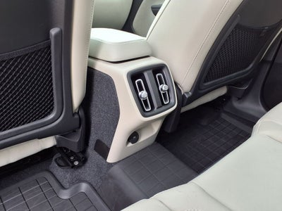 2023 Volvo XC40 B5 Plus Bright Theme
