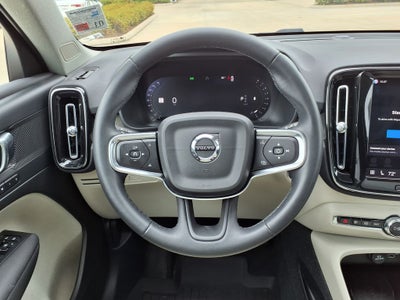2023 Volvo XC40 B5 Plus Bright Theme