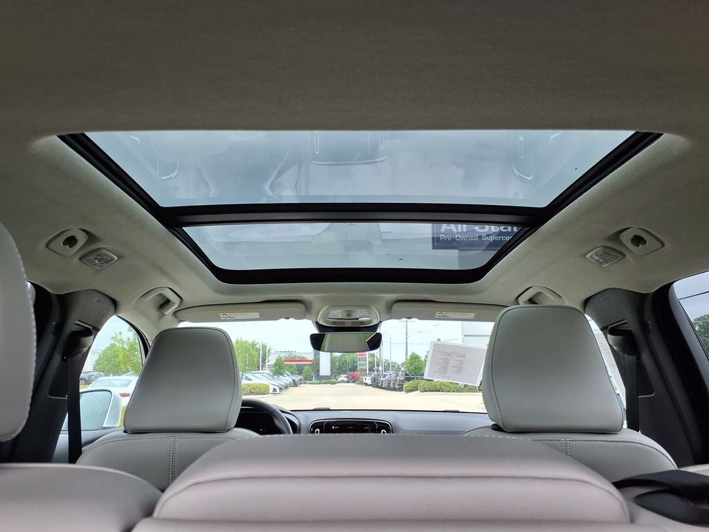 2023 Volvo XC40 B5 Plus Bright Theme