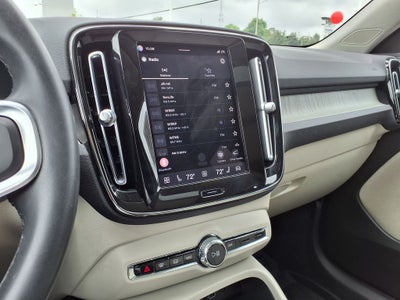 2023 Volvo XC40 B5 Plus Bright Theme