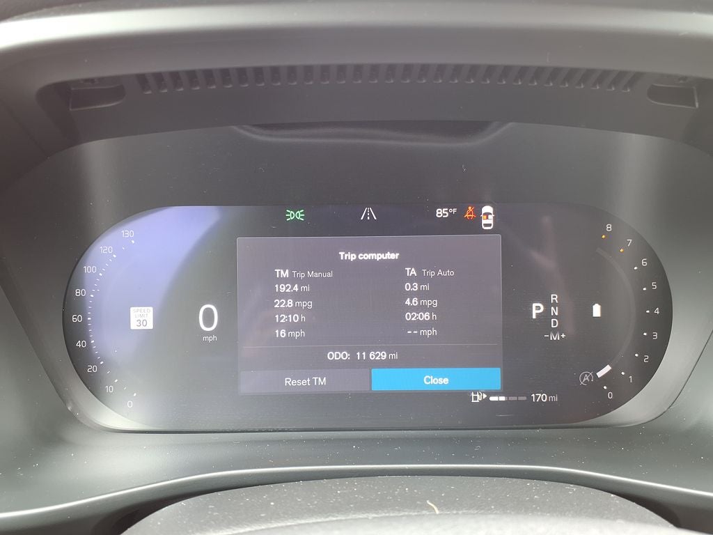 2023 Volvo XC40 B5 Plus Bright Theme