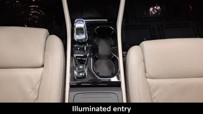 2023 Volvo XC40 B5 Plus Bright Theme