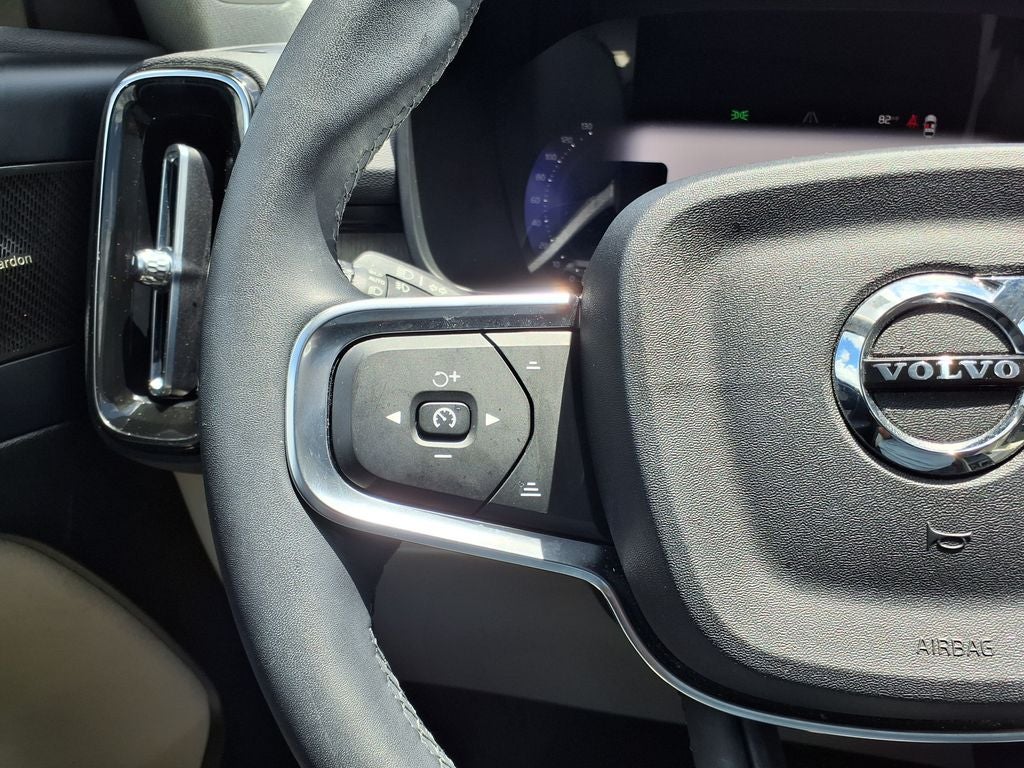 2023 Volvo XC40 Ultimate