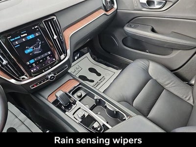 2025 Volvo V60 Cross Country B5 Plus