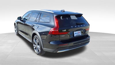 2025 Volvo V60 Cross Country B5 Plus