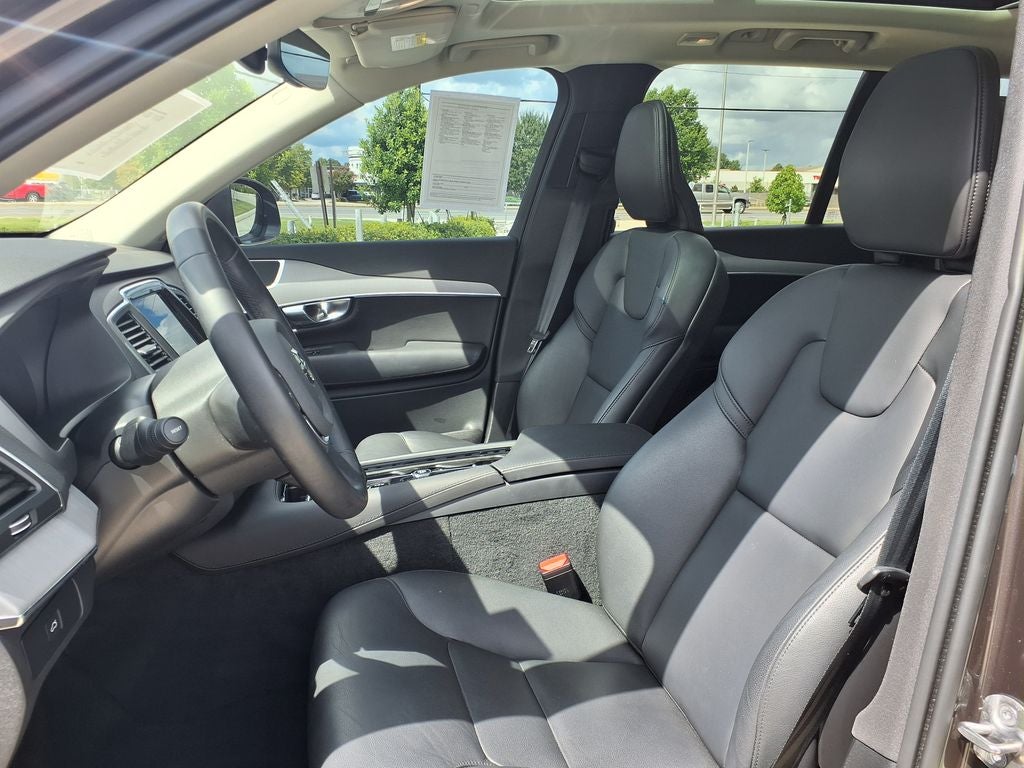2025 Volvo XC90 B5 Core