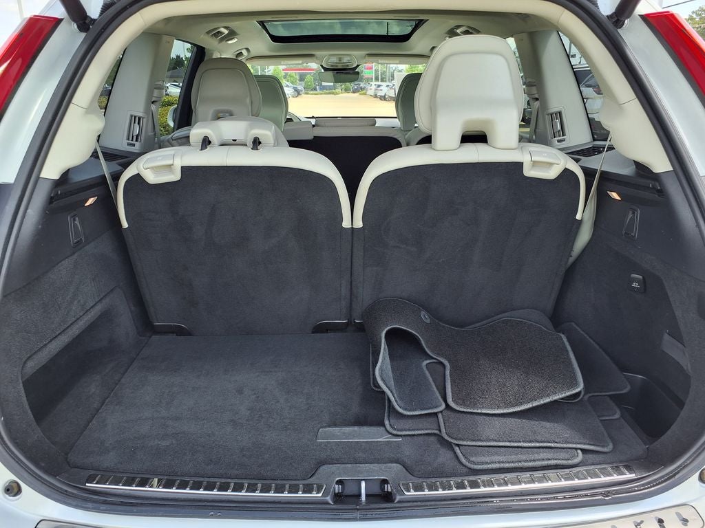 2025 Volvo XC90 B5 Core