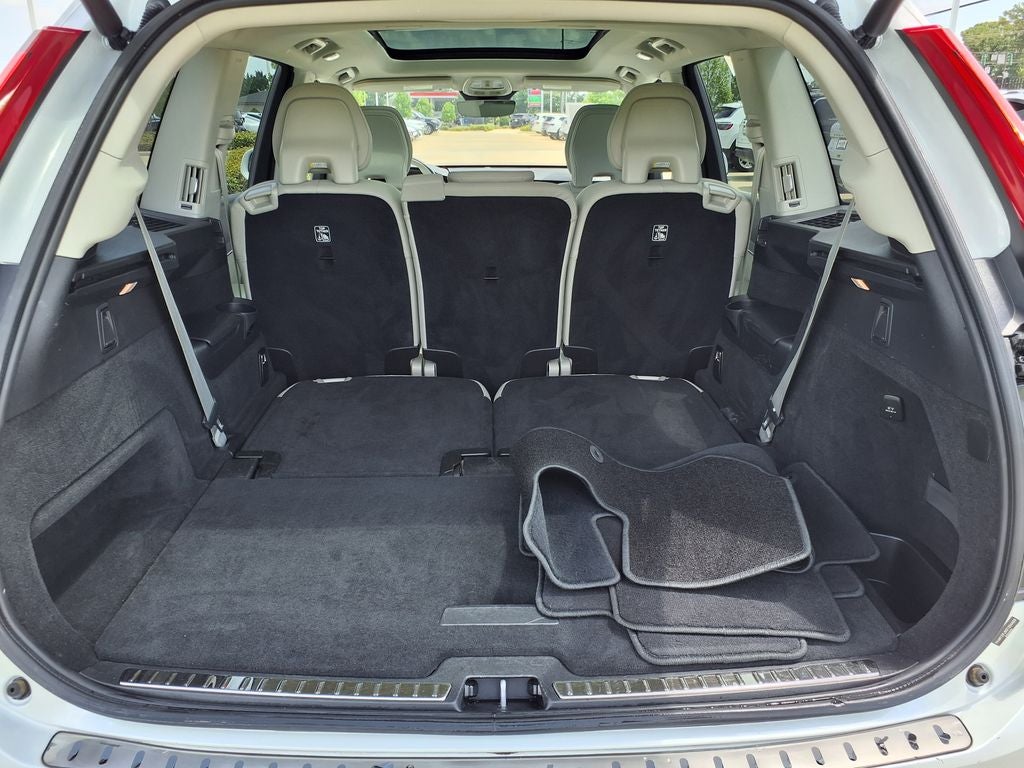 2025 Volvo XC90 B5 Core