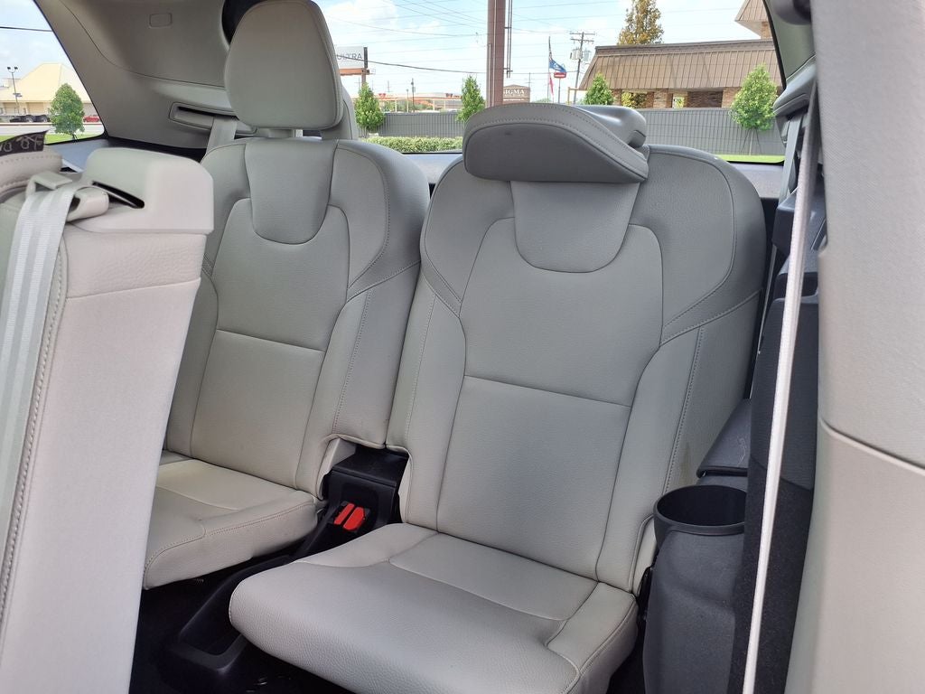 2025 Volvo XC90 B5 Core