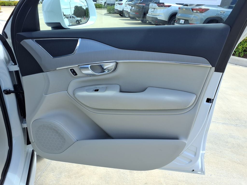 2025 Volvo XC90 B5 Core
