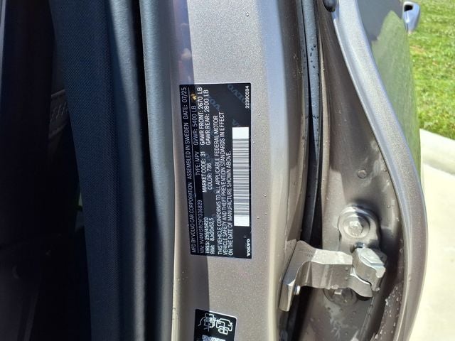 2026 Volvo XC60 B5 Plus