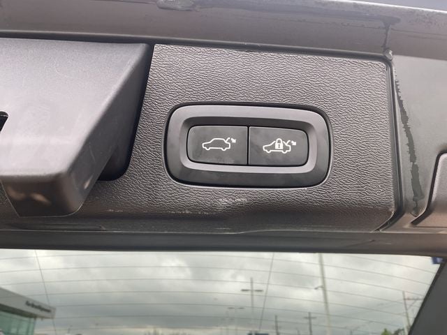 2025 Volvo XC60 B5 Core