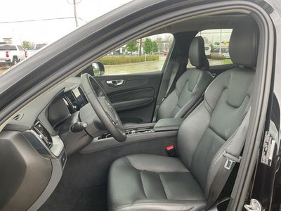 2025 Volvo XC60 B5 Core