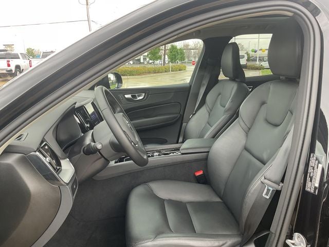 2025 Volvo XC60 B5 Core