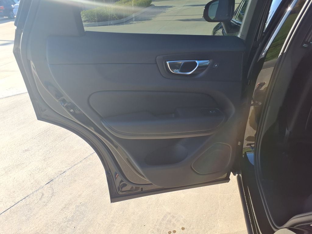 2025 Volvo XC60 B5 Core