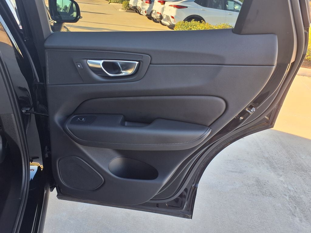 2025 Volvo XC60 B5 Core