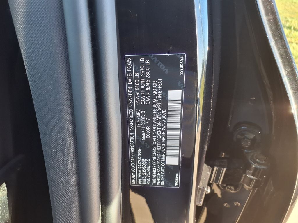 2025 Volvo XC60 B5 Core