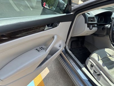 2015 Volkswagen Passat TDI SEL Premium